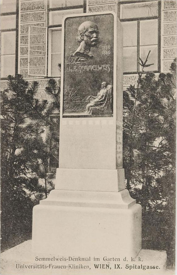 Semmelweisdenkmal im Garten der k.k. Universität-Frauenklinik (9., Spitalgasse 23), Ansichtskarte, um 1910, Wien Museum 