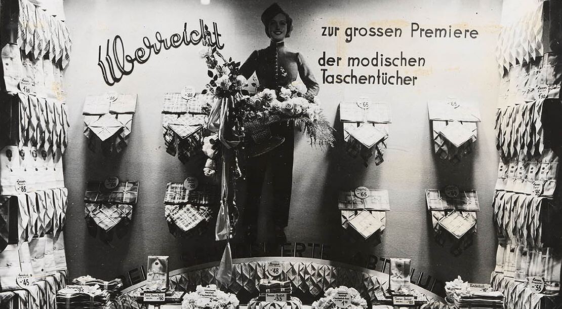 Taschentuch-Schaufenster des Warenhauses Herzmansky, um 1938/39, Sammlung Wien Museum 