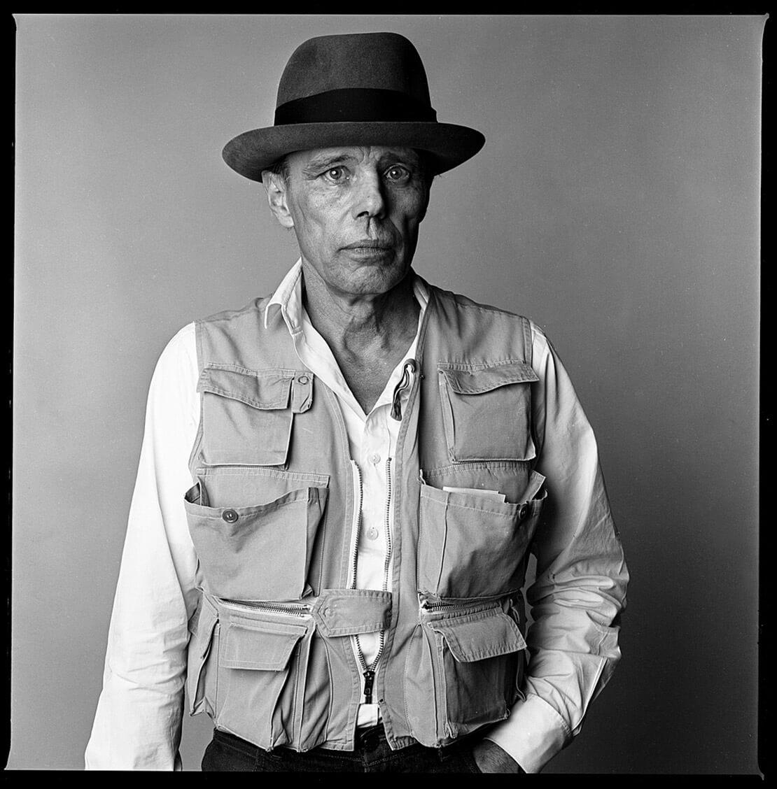 Porträt von Joseph Beuys (1921-1986), Paris, 1985, Foto: Laurence Sudre / Bridgeman Images 