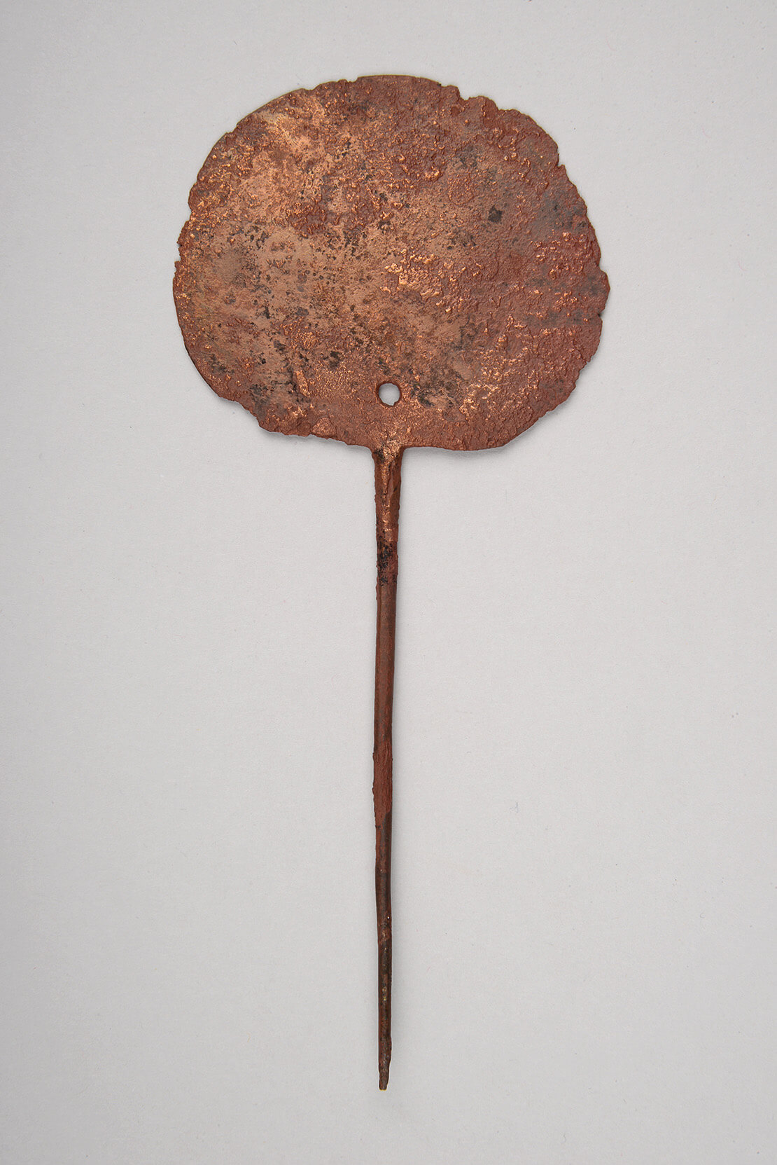 Nadel aus dem Bestand des Weltmuseum Wien (Sammler: Charles Wiener), Foto: KHM-Museumsverband 