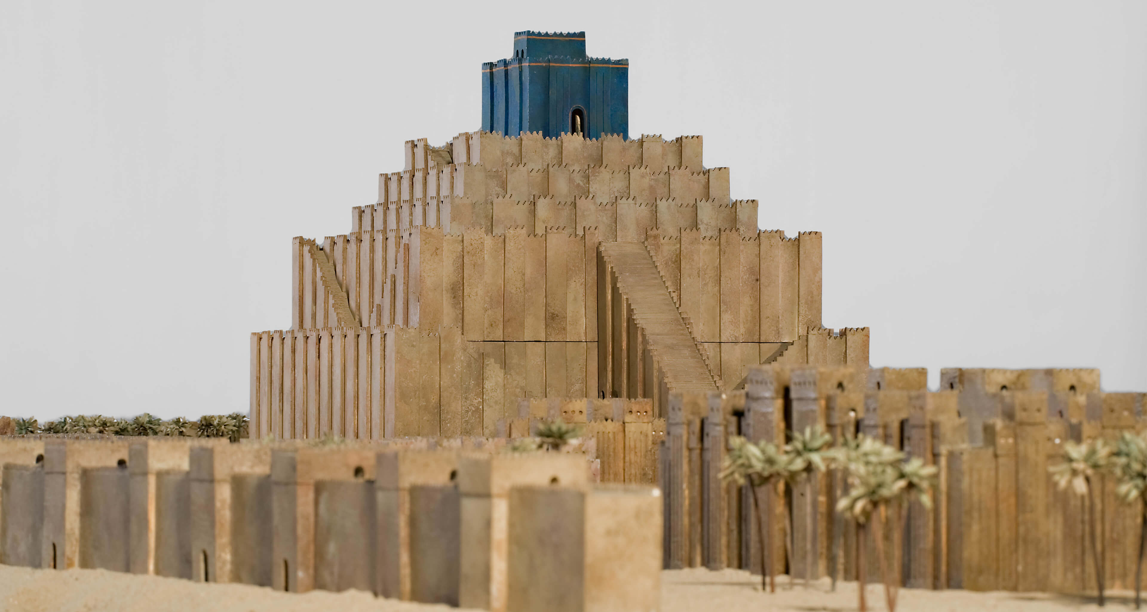 Modell der Zikkurrat in Babylon im Vorderasiatischen Museum Berlin: © Staatliche Museen zu Berlin, Vorderasiatisches Museum / Olaf M. Teßmer 