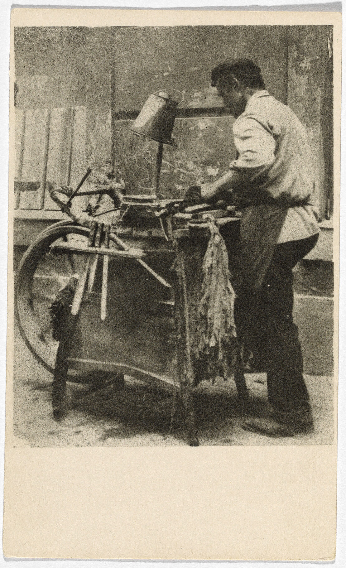 Emil Mayer: Scherenschleifer („Wiener Typen und Straßenbilder“), um 1908, Wien Museum 