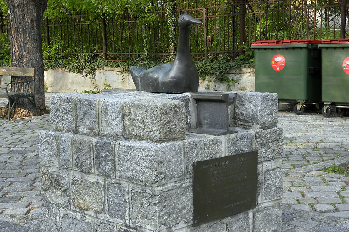 Das Denkmal der Gans Lilli in Sievering, Foto: Haeferl/Wikimedia Commons 