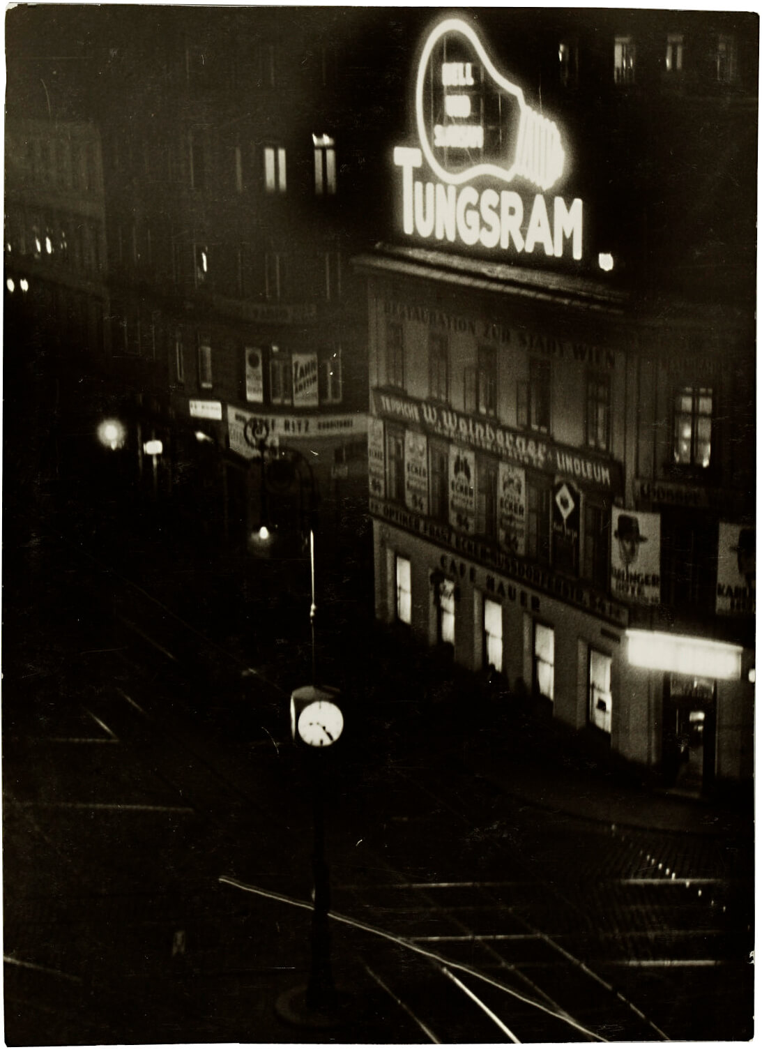 Leuchtreklame Ecke Währinger Straße/Nußdorfer Straße, anonyme Fotografie, um 1930, Wien Museum 