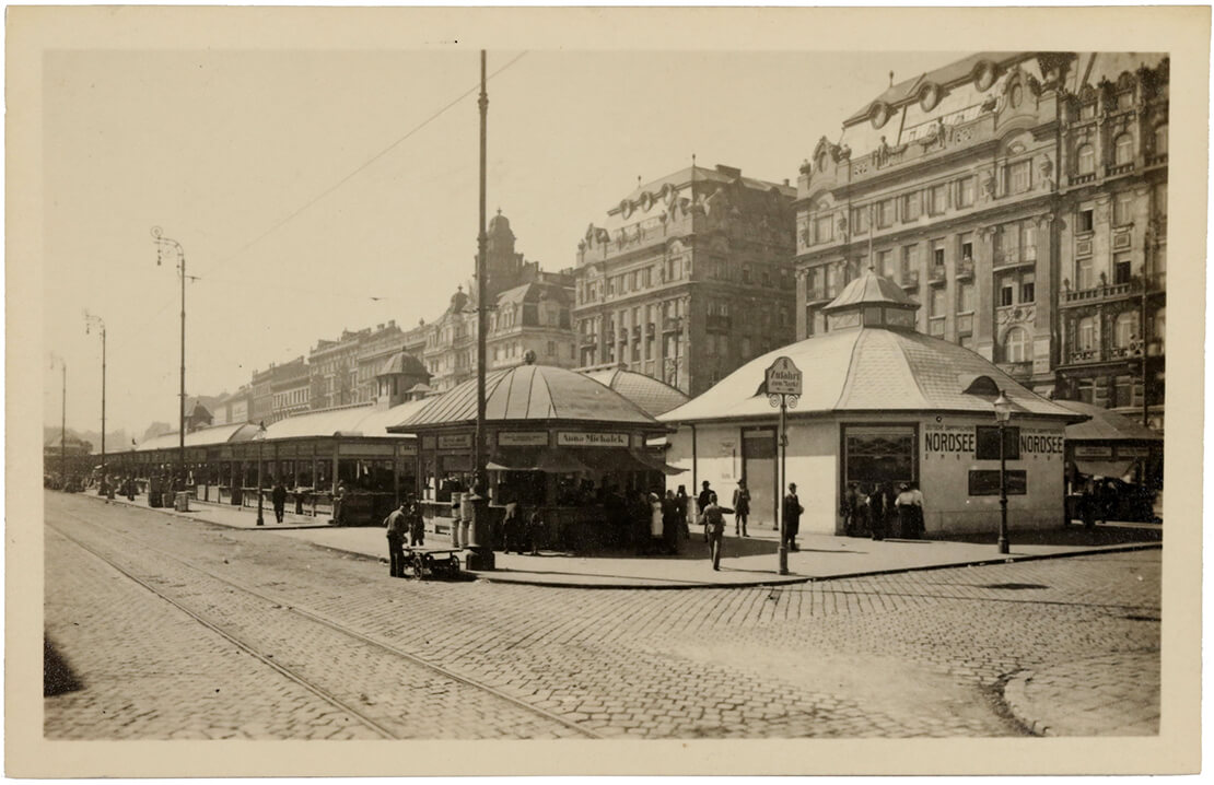 Ansichtskarte mit Teilansicht des neuen Naschmarkts, um 1920 (Hersteller: Verlag Kilophot?), Wien Museum 