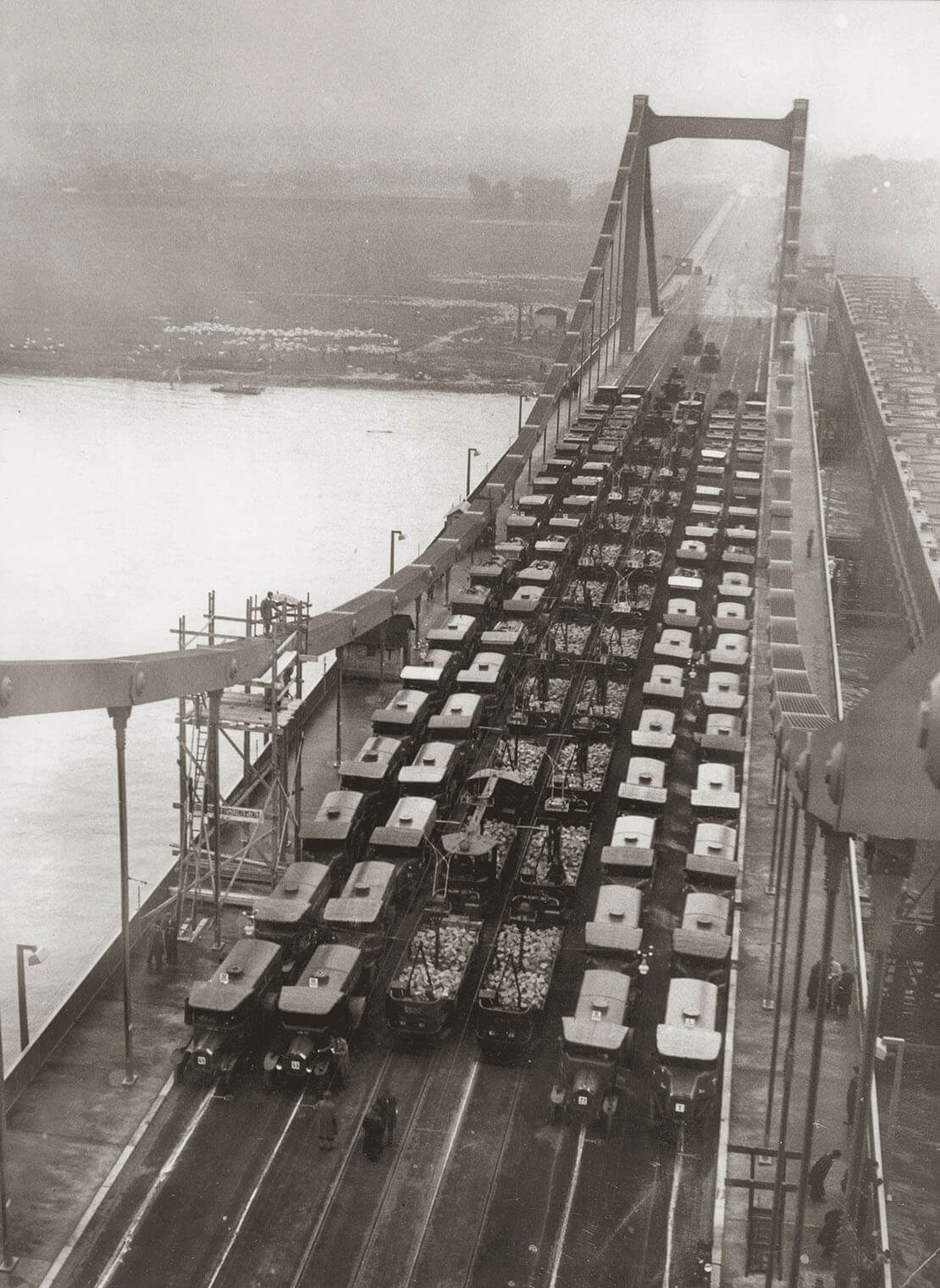 Belastungsprobe der neuen Reichsbrücke, Anfang Oktober 1937, Foto: Archiv Lunzer / Imagno / picturedesk.com 