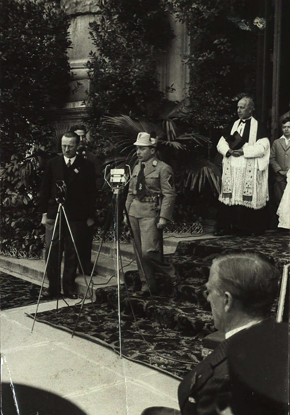Bundeskanzler Dollfuß bei einer Fahnenweihe der „Ostmärkischen Sturmscharen“ am 27. Mai 1934, Foto: W. Alb. Schöpf, Wien Museum 