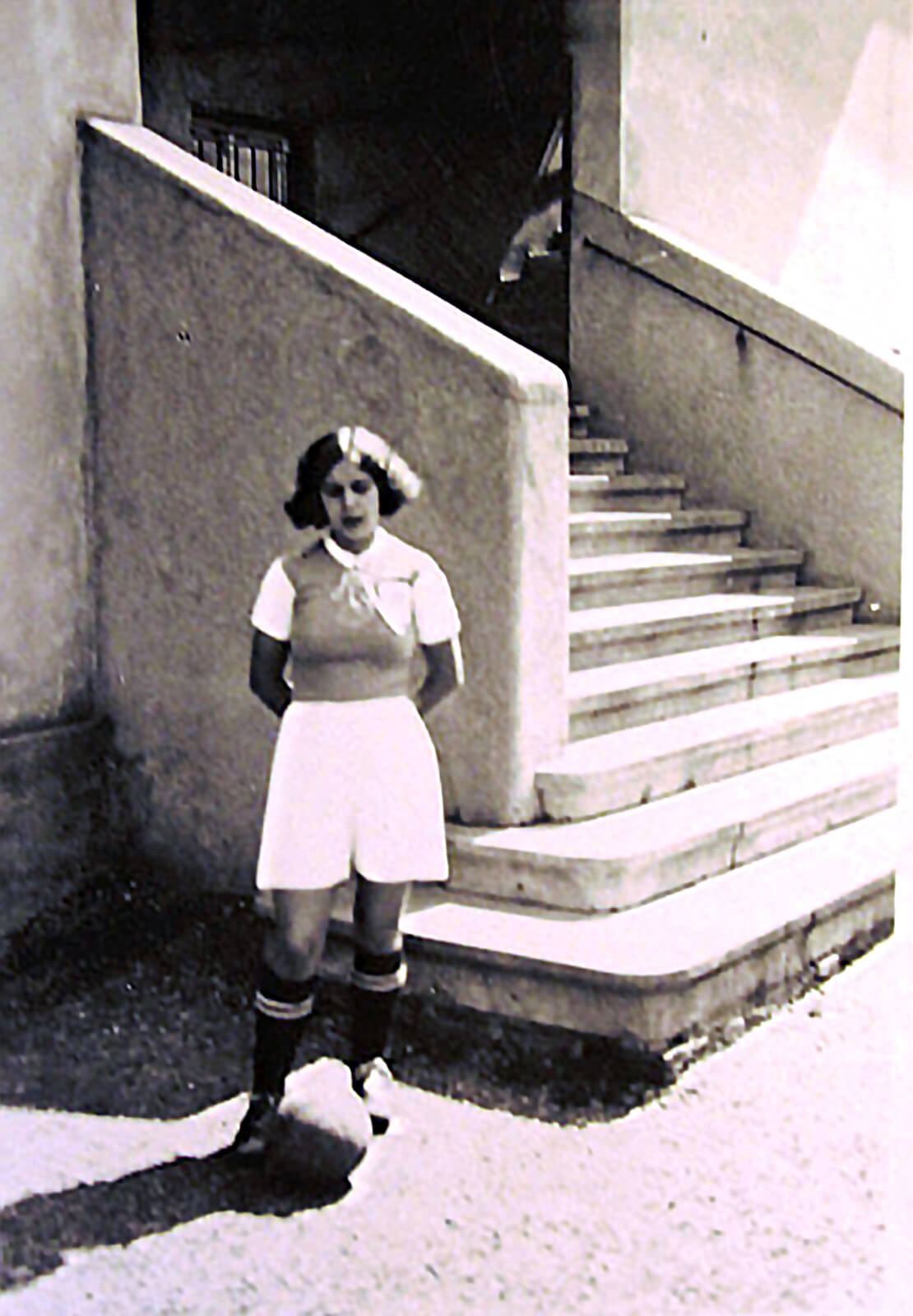Österreichs torgefährlichste Stürmerin in den 30er Jahren: Leopoldine Kantner (Jahrgang 1920). Mit 111 nachgewiesenen Toren ist sie die erfolgreichste Torschützin der Jahre 1935-38 und wohl auch eine der besten Fußballerinnen ihrer Zeit. Foto: Chris Unger Collection 
