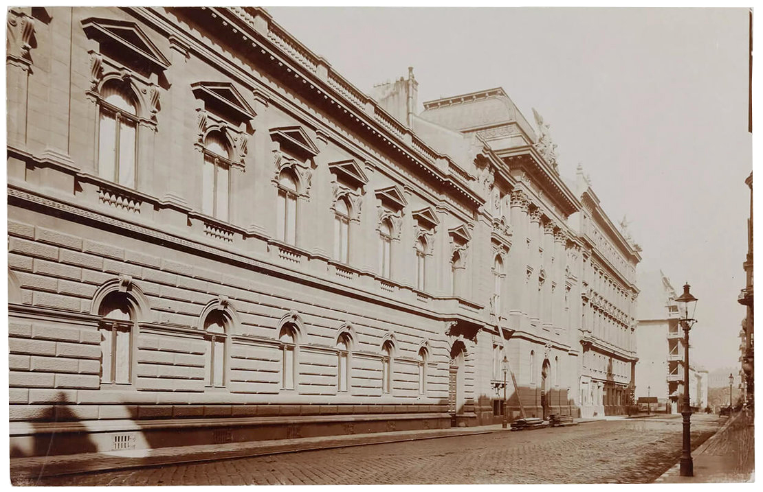 Das Palais Wittgenstein in der Argentinierstraße 16 auf einer Ansichtskarte, um 1906, Wien Museum 