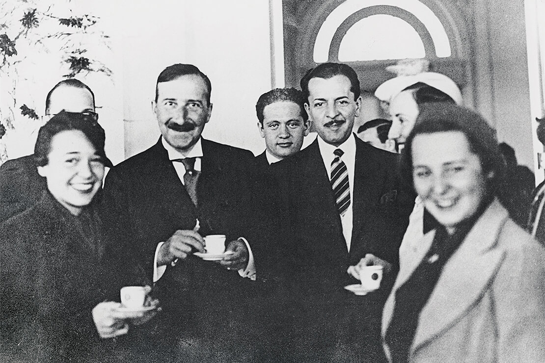 Stefan Zweig mit Diplomaten in Rio de Janeiro, 23. August 1936. Links: Alzira Vargas, die Tochter des brasilianischen Präsidenten Getúlio Vargas, © Stefan Zweig Zentrum Salzburg 