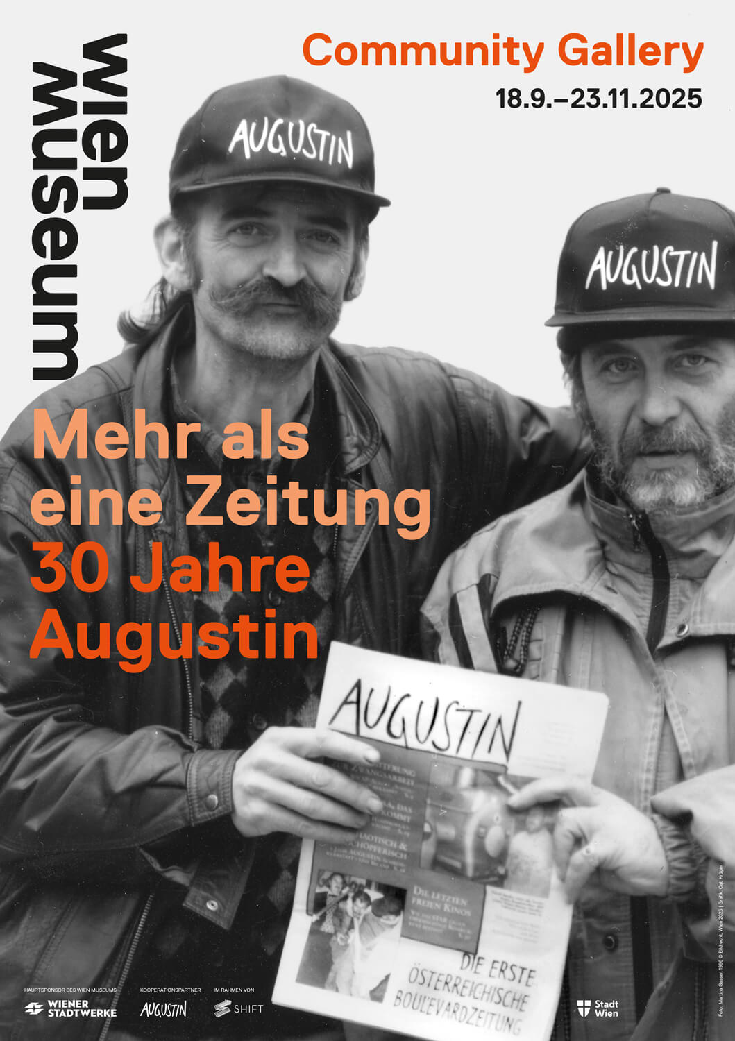 Foto: Martina Gasser, 1996 © Bildrecht, Wien 2025, Grafik: Cati Krüger  