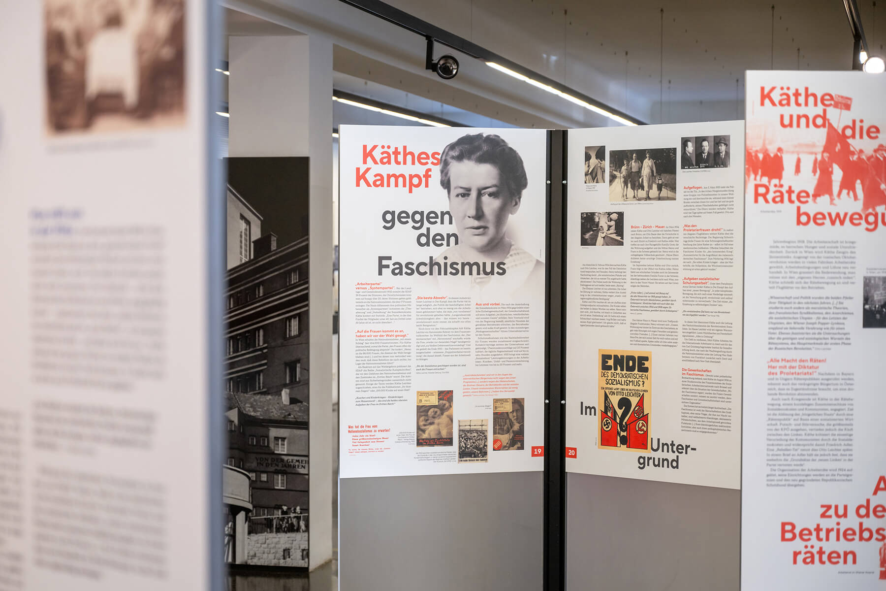 Einblick in die Ausstellung „Käthe Leichter. Und die Vermessung der Frauen“ im Waschsalon im Karl-Marx-Hof (bis 1. März 2026). Foto: Manuel Domnanovich  